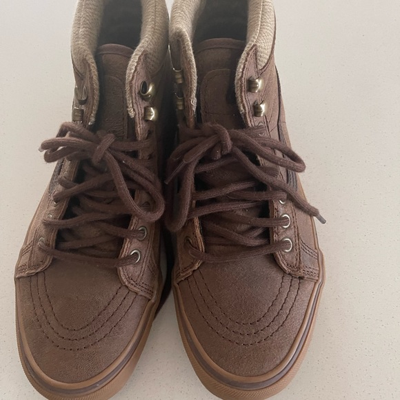 Vans leather high top shoe size 7.5 men's / 9.0 womens - Picture 2 of 4